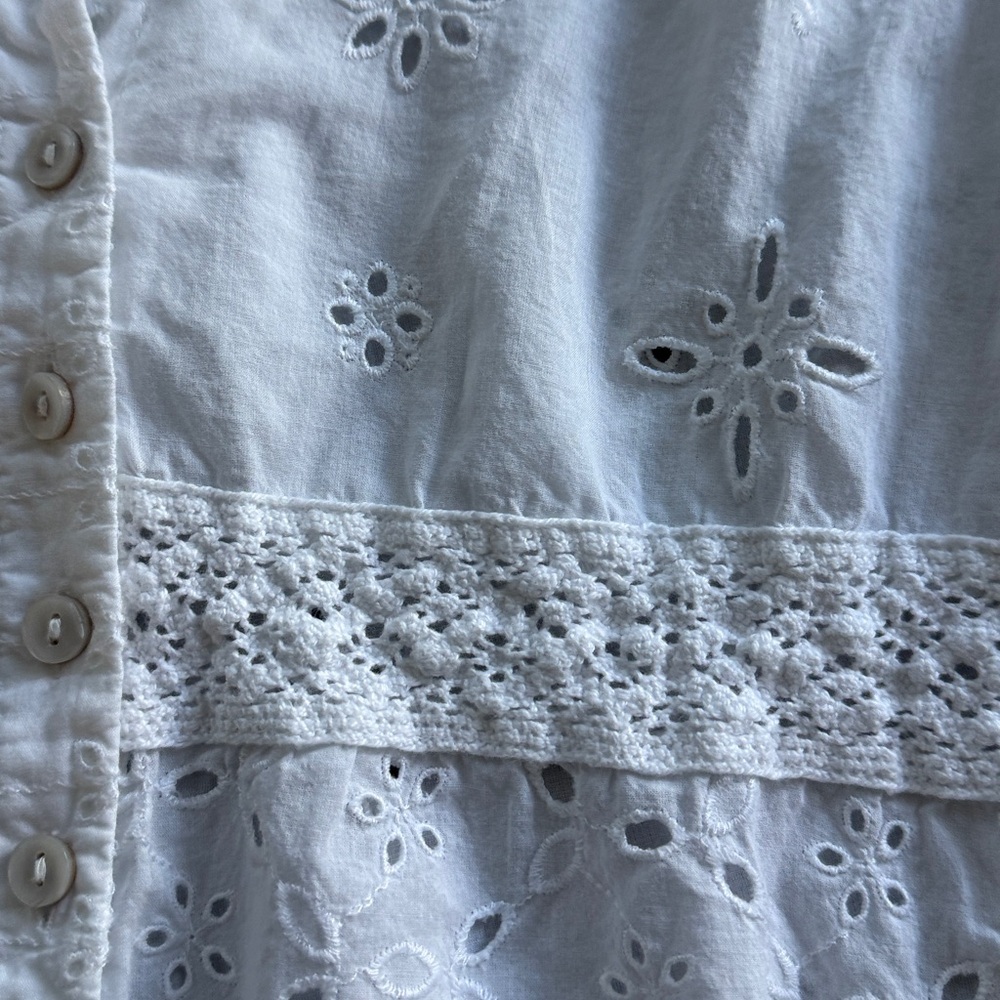 American Eagle White Eyelet Button-Front Short Sleeve Shirt XS - Picture 5 of 9